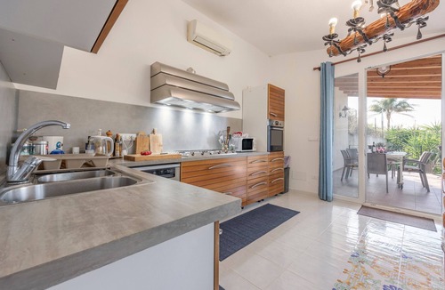 Cinisi Villa | Villa 'Margherita' with Sea View, Wi-Fi and Air Conditioning