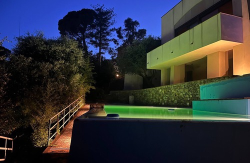 Arenzano Villa | Villa Roberta – Pool, Garden, WiFi & Private Parking, Privacy in the Pinewood