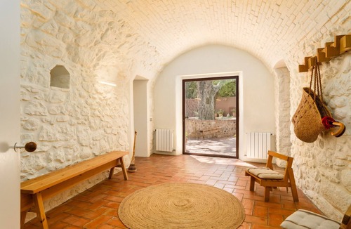 Corca Villa | Villa Rodonell - Six Bedroom Villa, Sleeps 16