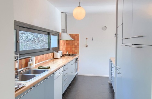 Begur Villa | Villa 'Sa Tuna' with Sea View, Wi-Fi and Air Conditioning