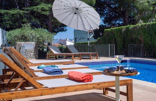 Llanca Villa | Villa 'Sant Genís' with Sea Views, Private Pool and Wi-Fi