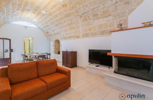 Cozze Villa | Villa Stone and Sea Escape by Apulia Accommodation