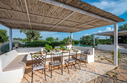 Villa Castelli Villa | Villa 'Trullo Nostress with Pool' with Garden, Terrace & Wi-Fi