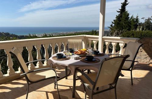Santa Susanna Villa | Villa Vista Alegría