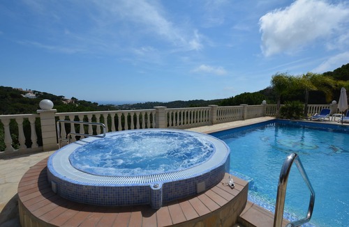 Lloret de Mar Villa | Villa with heated pool and jacuzzi, fantastic sea views, air conditioning