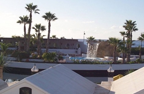 Costa Teguise Villa | Villa With Pools And Sea And Mountain Views