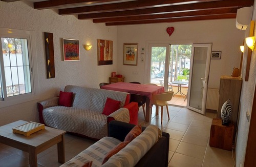 L'Escala Villa | Villa with private swimming pool, free wifi, between sea and forest.