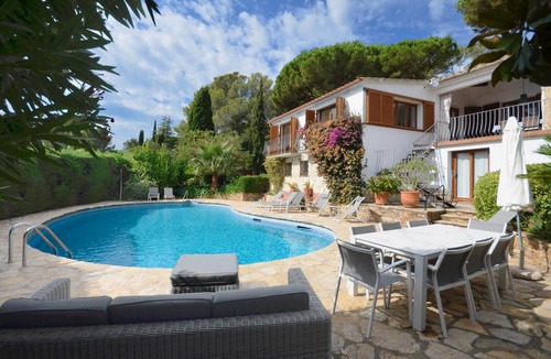 Aiguablava House | Villa with swimming pool for rent in Begur, Casa de Campo