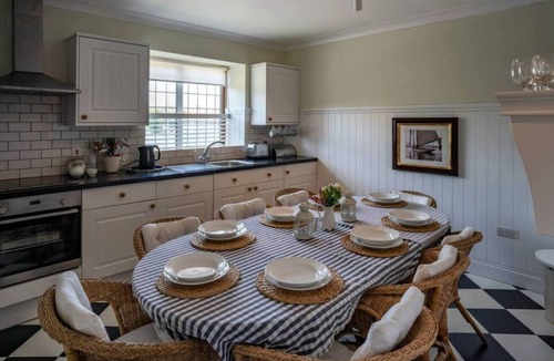 Maldon House | Vintage Cottage on OSEA Island
