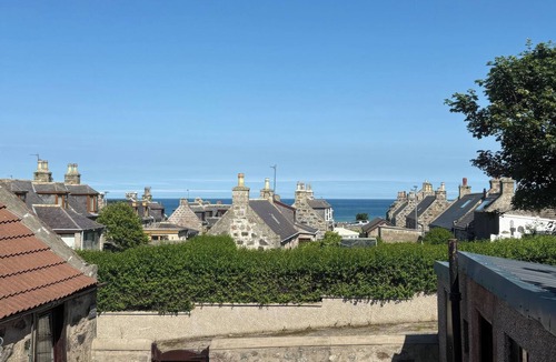 St Combs Cottage | VIOLA COTTAGE, pet friendly, character holiday cottage in Fraserburgh