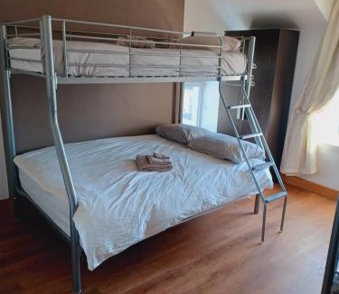 Douglas Hostel | Voyage Hostel - Beds & Ensuite Family Rooms with shared kitchen