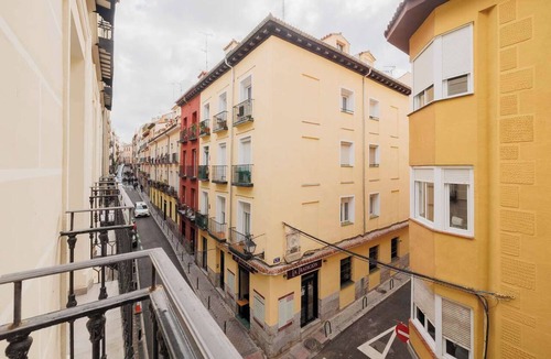 Palacio Apartment | w* | Cozy 2BR at Palacio Real