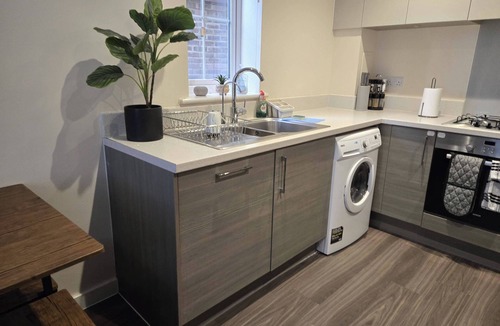 Willesborough House | Wagtail-Sleeps 7-Parking-Garden-WiFi-2xWork Desk