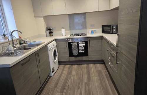 Willesborough House | Wagtail-Sleeps 7-Parking-Garden-WiFi-2xWork Desk