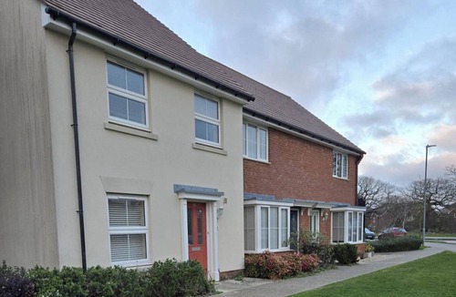 Willesborough House | Wagtail-Sleeps 7-Parking-Garden-WiFi-2xWork Desk