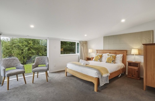 Waitati House | Waitati Retreat - Coastal Calm Overlooking Blueskin Bay