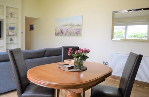Granton Apartment | Wardie Garden Cottage