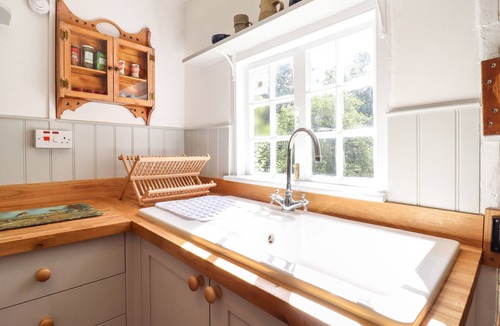 Bures House | WARREN COTTAGE, pet friendly, character holiday cottage in Assington