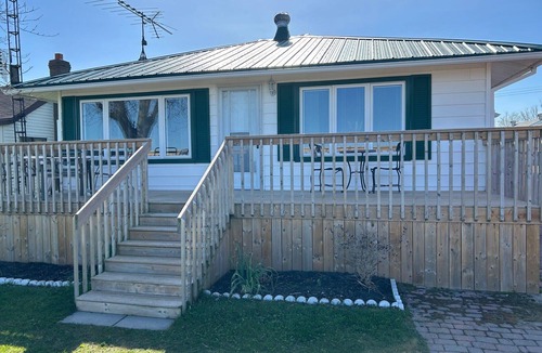 Turkey Point House | Waterfront 3 Bedroom cottage located in beautiful Turkey Point