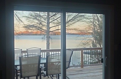 Arden Cottage | Waterfront Cottage | 3 bedroom | 1 bath | sleeps 6 people with Gourmet Kitchen