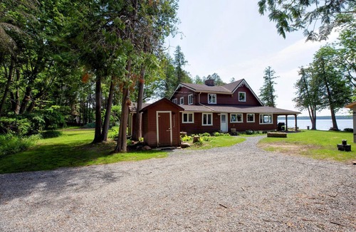 Bobcaygeon Cottage | Waterfront Cottage | 230 Ft of Pristine Shoreline | Pigeon Lake| Near Bobcaygeon