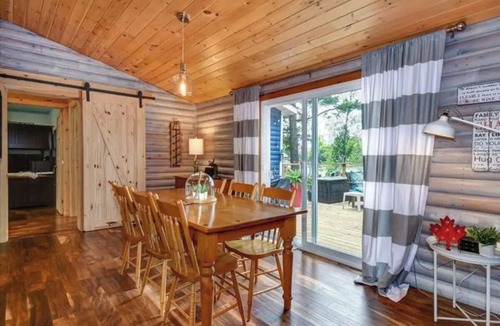 Selwyn Cottage | Waterfront Cottage ~ Fireplace ~ Kawartha