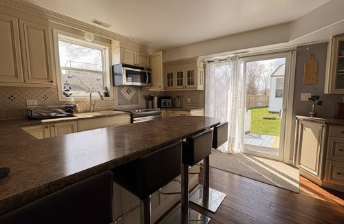 Dunnville Cottage | Waterfront Cottage, Top Fishing Spot, Light House, Pet-Friendly