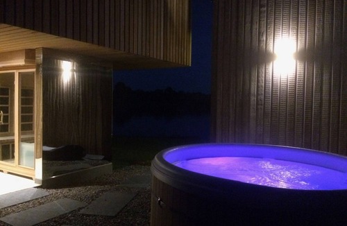 Port of Menteith Ski Chalet | Waterfront heaven with hot tub and sauna.