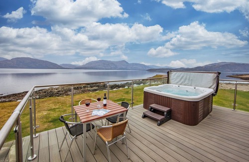 Kentallen Cottage | Waterfront Lodge 7 with Hot Tub