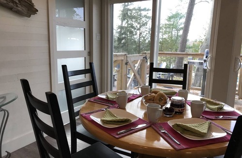 Lansdowne Cottage | Waterfront Luxury for 5 Private Hot Tub Pet Friendly Retreat