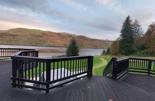 Arrochar Cottage | WATERSIDE 3 BED COTTAGE, HOT TUB, SAUNA, PVT BEACH