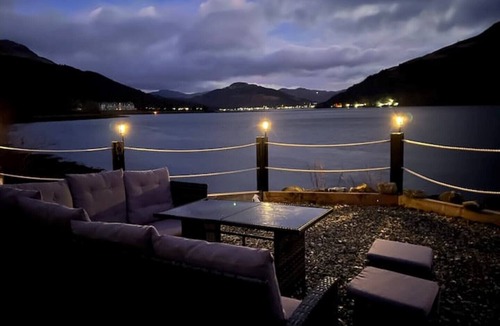 Arrochar Cottage | WATERSIDE 3 BED COTTAGE, HOT TUB, SAUNA, PVT BEACH