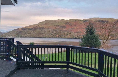 Arrochar Cottage | WATERSIDE 3 BED COTTAGE, HOT TUB, SAUNA, PVT BEACH