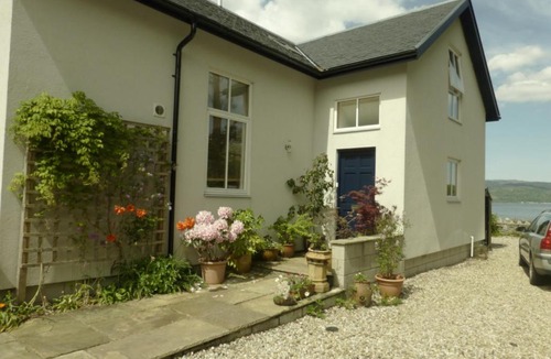 Strachur Bed & Breakfast | Waterside Cottage