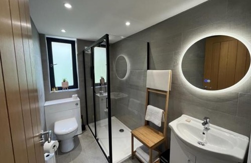 Gourock Apartment | Waverley Apartments, Crow's Nest