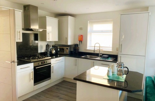 Winnard's Perch Cottage | Waveside-Waterside with hot tub,Resort Pool/Gym