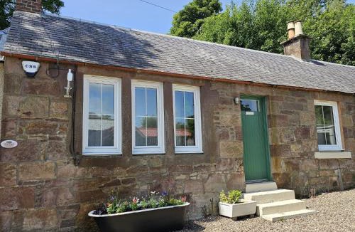 Kirkmichael House | Wee Lyon Cottage Maybole 2 Bedroom Sleeps 4