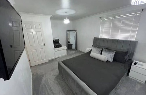 Larkhall House | Welcome to Alba Home – Your Perfect Home Away from Home