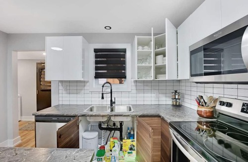 Welland Apartment | Welcome To Our Modern 2Bdrm/1Bth w/Laundry/BBQ