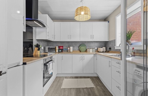 Rutherglen Apartment | Welcoming Home In Rutherglen, Near Glasgow Airport