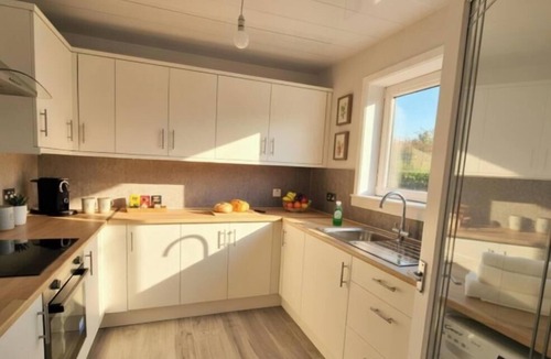 Rutherglen Apartment | Welcoming Home In Rutherglen, Near Glasgow Airport