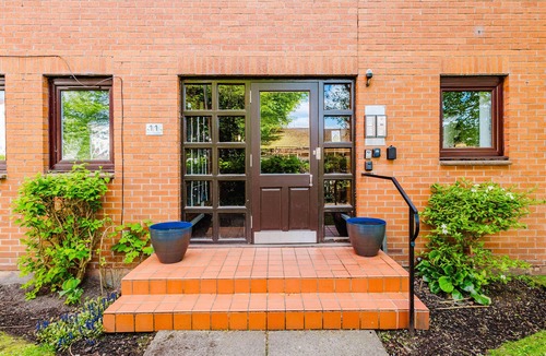 Rutherglen Apartment | Welcoming Home In Rutherglen, Near Glasgow Airport