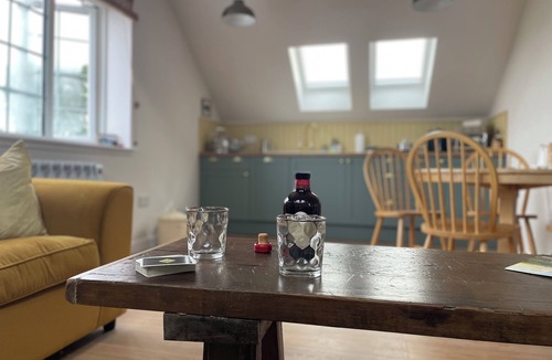 Ochiltree Apartment | West Coast Whistlestop – Charming hideaway in the Ayrshire countryside
