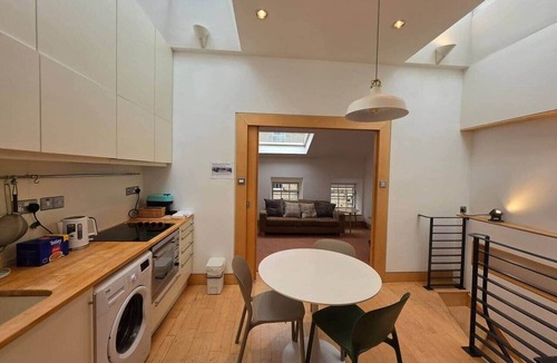 West End Apartment | West End Retreat in Central Edinburgh