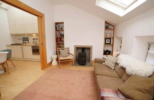 West End Apartment | West End Retreat in Central Edinburgh