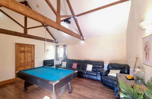 Fitling House | Westfield Courtyard - Uk50704