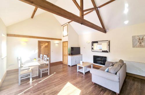 Fitling House | Westfield Courtyard - Uk50704