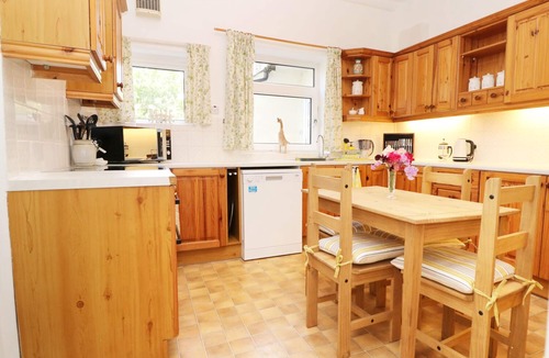 Sittingbourne Cottage | WESTGATE COTTAGE, pet friendly, with a garden in Sittingbourne