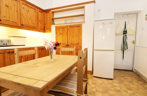 Sittingbourne Cottage | WESTGATE COTTAGE, pet friendly, with a garden in Sittingbourne