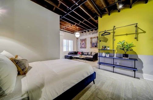 New Toronto Hotel | Westlake Prime Suites